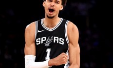 九游APP-关于湖人B队轻取马刺，巴恩斯爆发神勇的信息