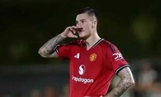 九游娱乐首页-曼联中场受伤，球队战术调整迫在眉睫的简单介绍