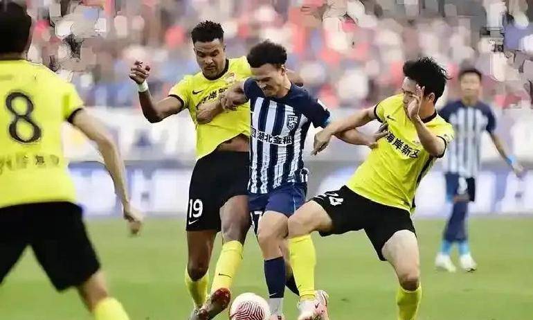 关注焦点！中超联赛胜负悬念，球迷热议不停歇的简单介绍