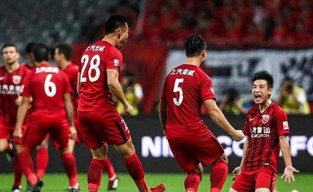 上港主场大胜恒大,善罚杰帽梅开二度的简单介绍 上港主场大胜恒大,善罚杰帽梅开二度的简单介绍