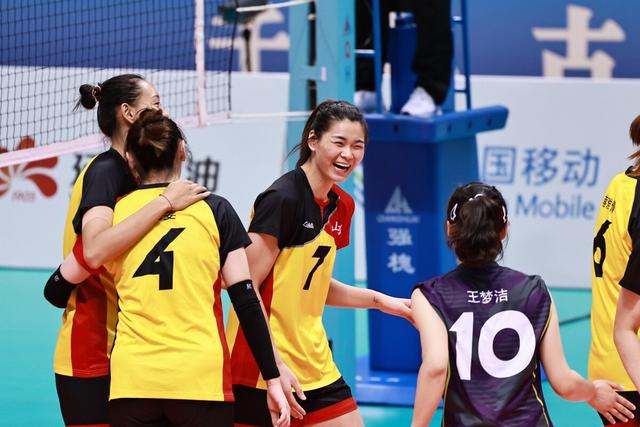 包含选手实力超群，轻松夺金成神话的词条