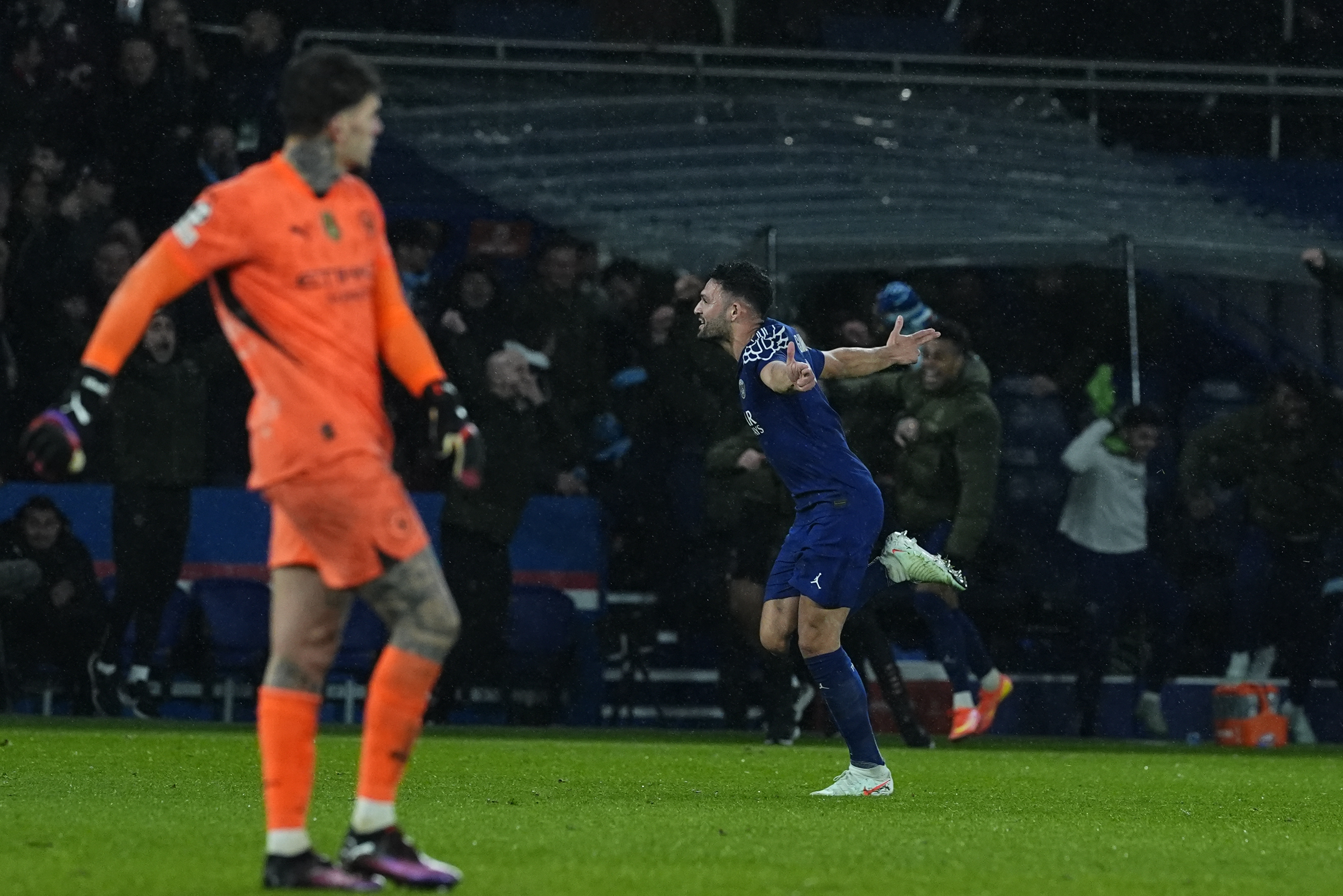 曼城大胜晋级，欧冠征程再添胜利