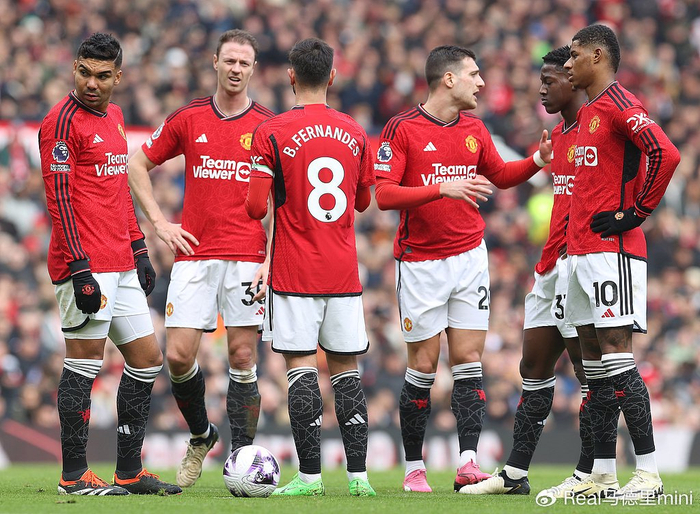 曼联中场受伤,球队战术调整迫在眉睫的简单介绍 曼联中场受伤,球队战术调整迫在眉睫的简单介绍