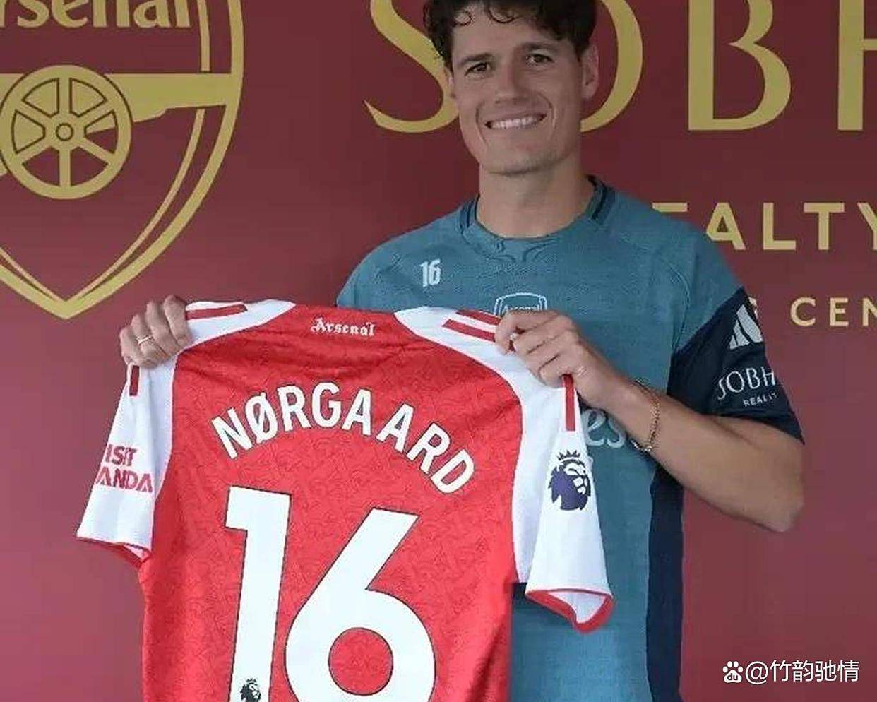关于阿森纳官方宣布签下巴萨前锋,引发球迷热议的信息 关于阿森纳官方宣布签下巴萨前锋,引发球迷热议的信息