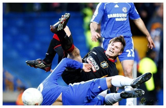 哈德斯菲尔德保持不败,全队士气高涨的简单介绍 哈德斯菲尔德保持不败,全队士气高涨的简单介绍