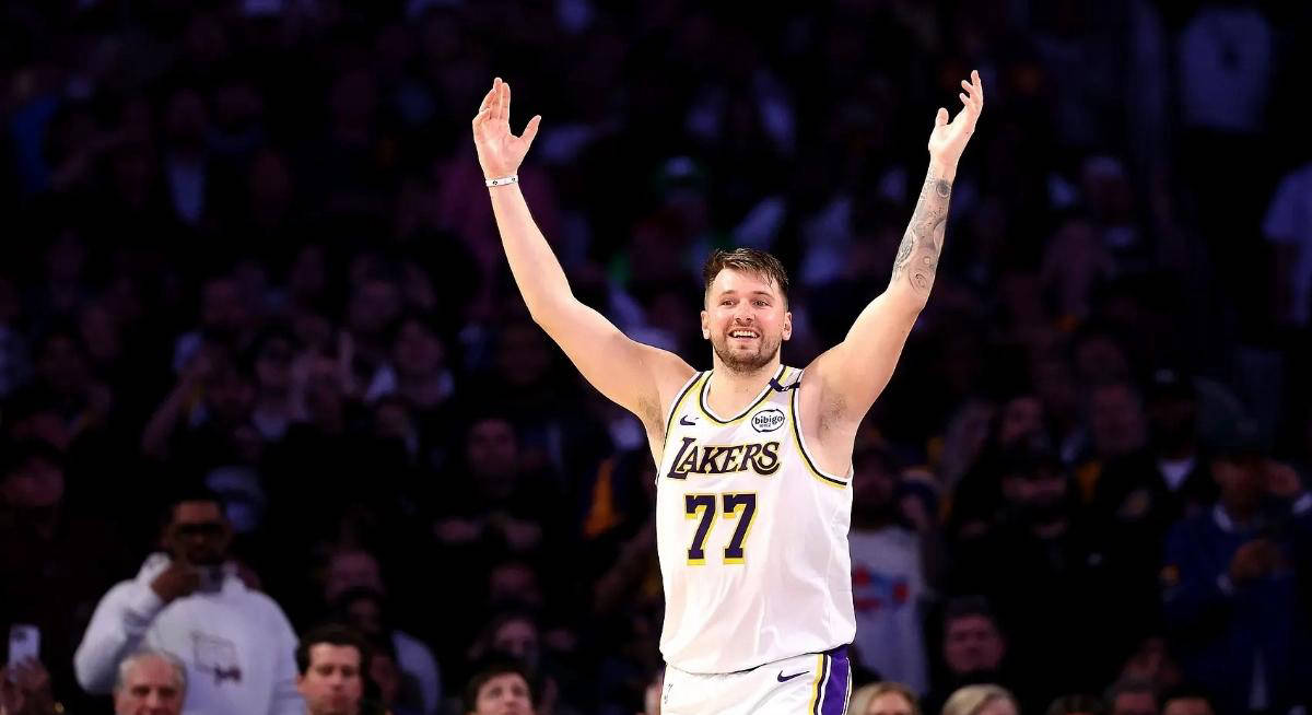 包含鹈鹕绝杀灰熊，东契奇绝境逆转的词条