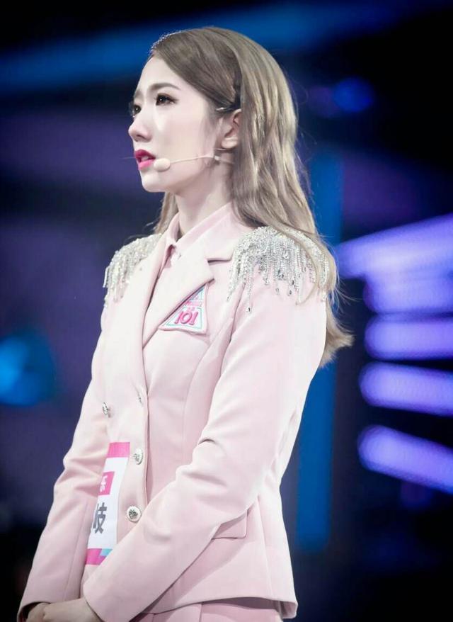 包含比赛看点频出，观众眼花缭乱欣赏过六回合！的词条