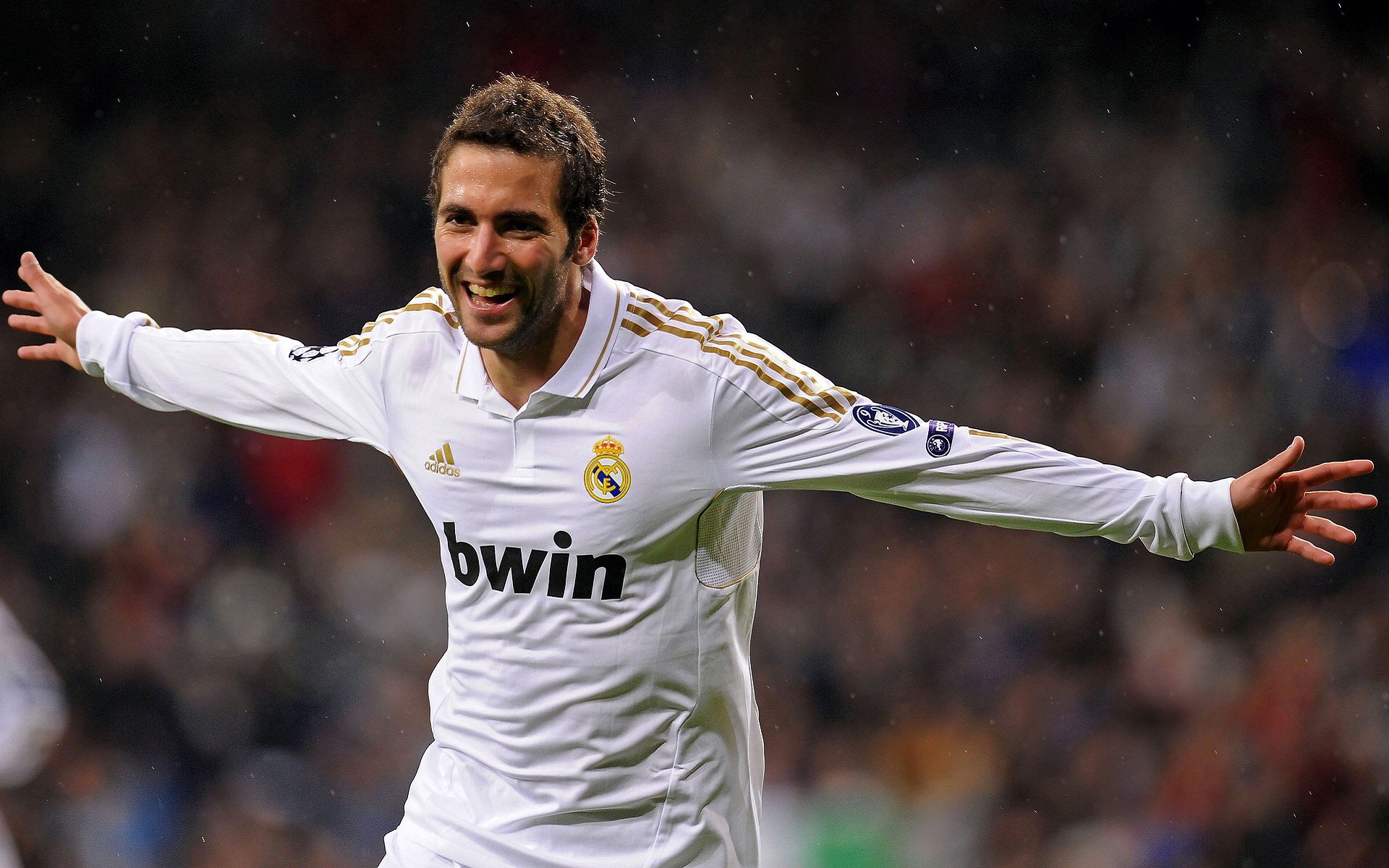 奥亚尔萨瓦尔统治级数据闪耀,里昂鏖战尼斯险胜