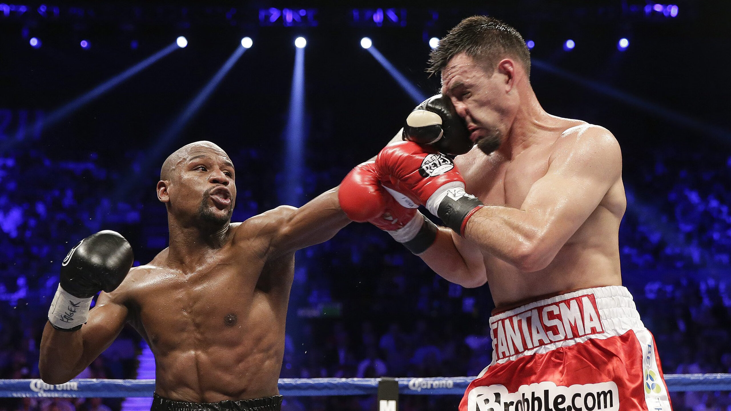 绿茵场外的地缘足球，当西甲德比之光折射伊朗制霸哥斯达黎加